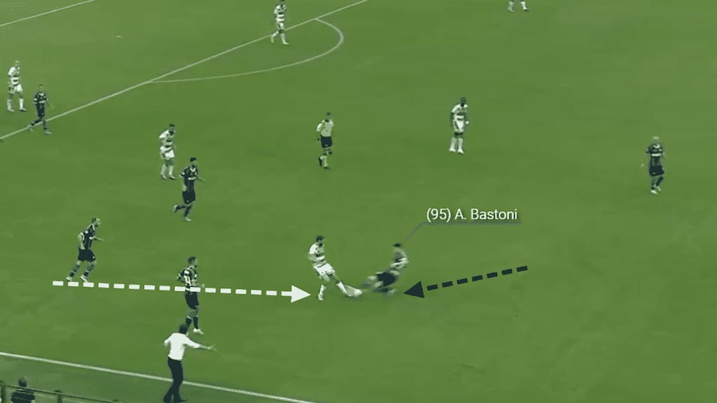 Bastoni accelerates, and nullifies the danger with a swift sliding challenge.