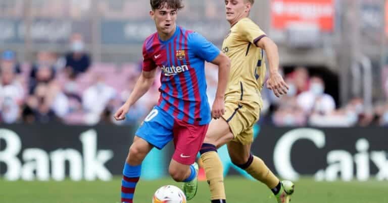 Barcelona chief offers contract update on Manchester United & Chelsea-linked stars