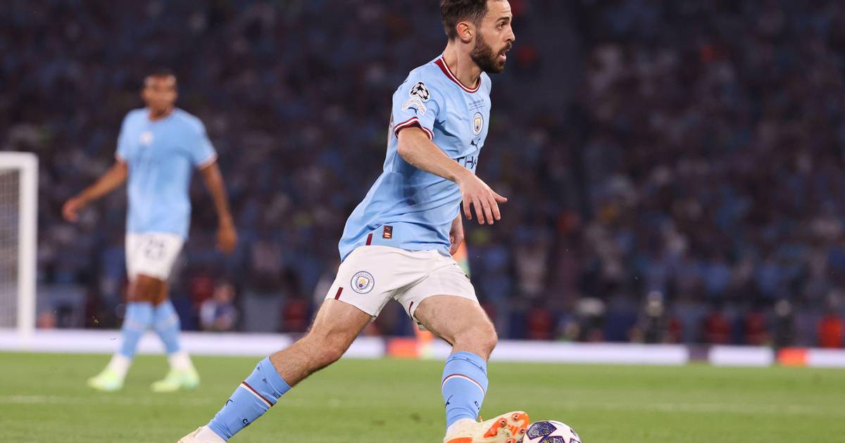 Man City send message to Barcelona over Bernardo Silva interest
