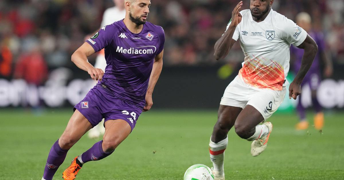 Fiorentina chief speaks out on future of Man United target Amrabat