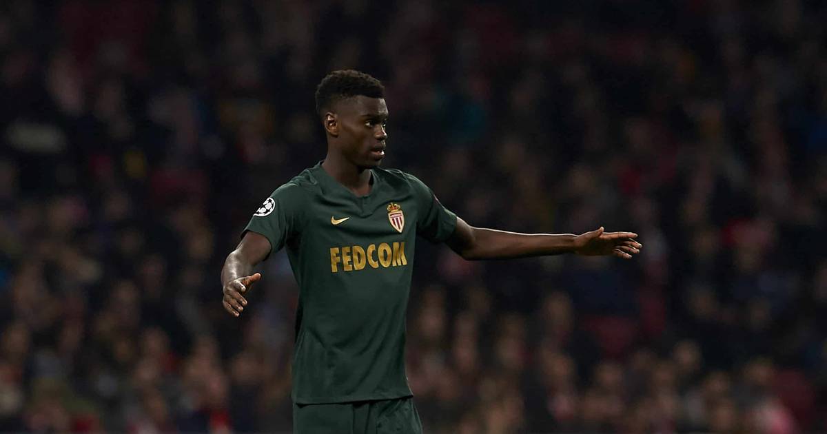 Manchester United learn asking price for Benoit Badiashile