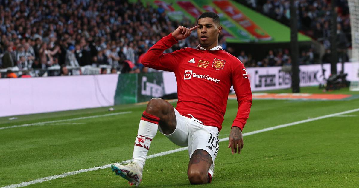 Man United fans express concern over two players during Real Betis clash