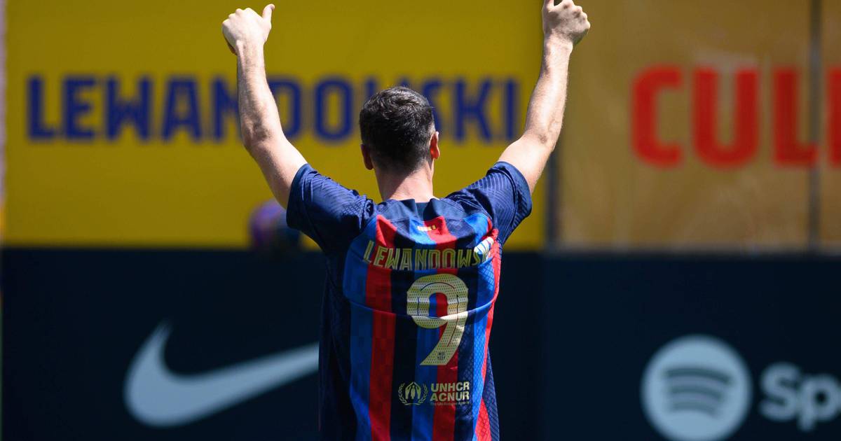 Barcelona’s Pedri reveals what it is like to play with Robert Lewandowski