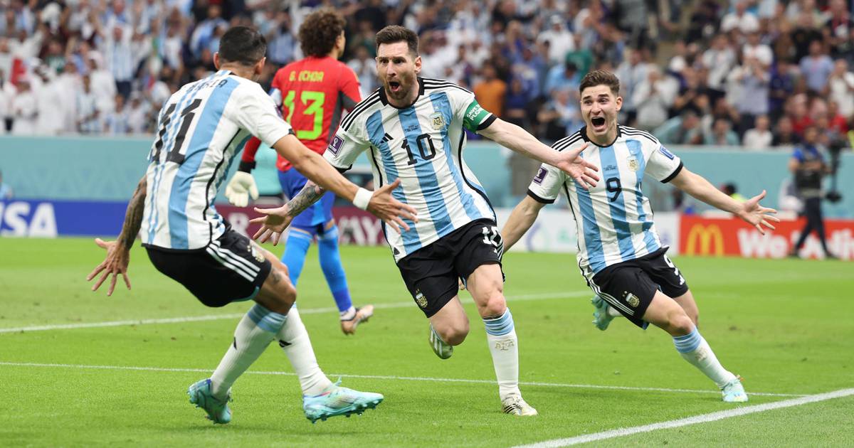 Watch: Argentina players take to dressing room to celebrate victory over Mexico