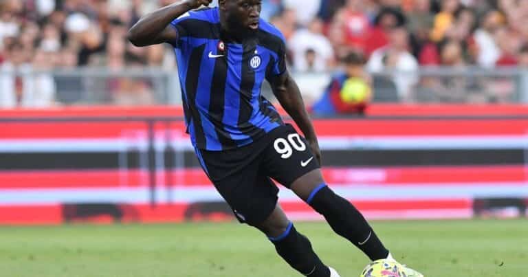 Arsenal urged to sign Chelsea flop this summer