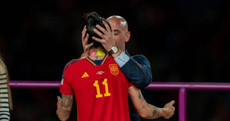 Luis Rubiales finally announces plans to resign as president of Spanish Football Federation