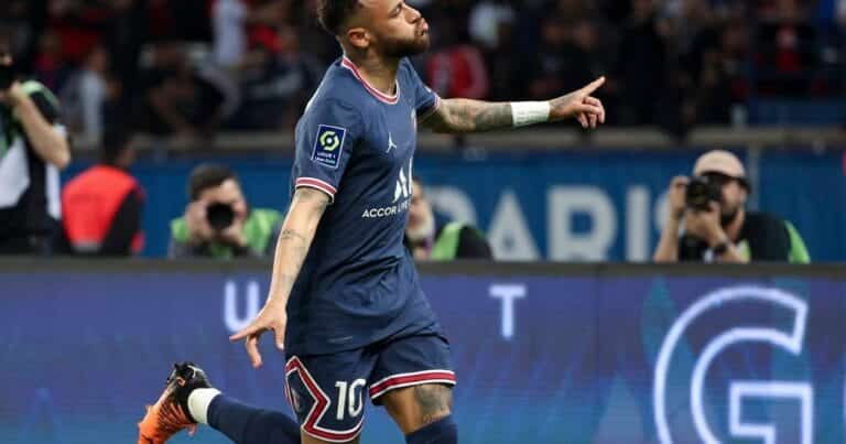 Pep Guardiola rebuffs the chance to bring Neymar to Man City this summer