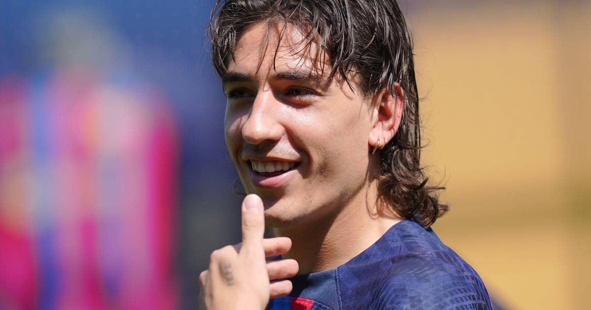 Barcelona defender Hector Bellerin speaks out on contract situation at Camp Nou