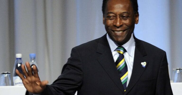 Football Icon Pele in hospital in cancer battle