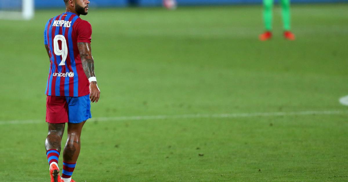 Barcelona identify swap target amid Atletico Madrid interest in Memphis Depay