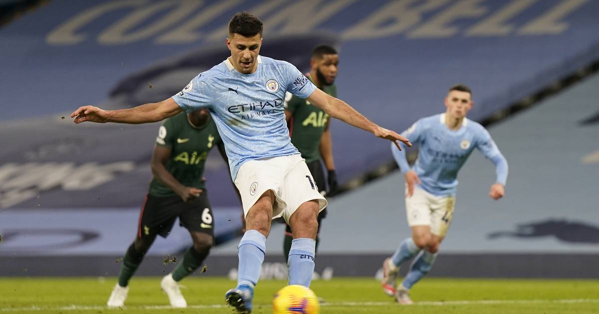 Everton launch formal complaint following Manchester City VAR controversy