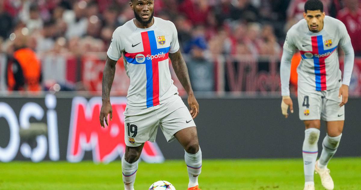 Barcelona fans send Franck Kessie message to board after Copa showing