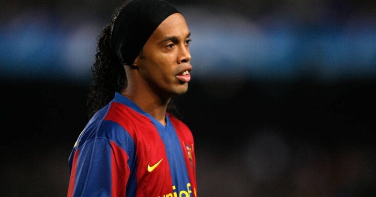 Ronaldinho responds as son follows in footsteps in signing for Barcelona
