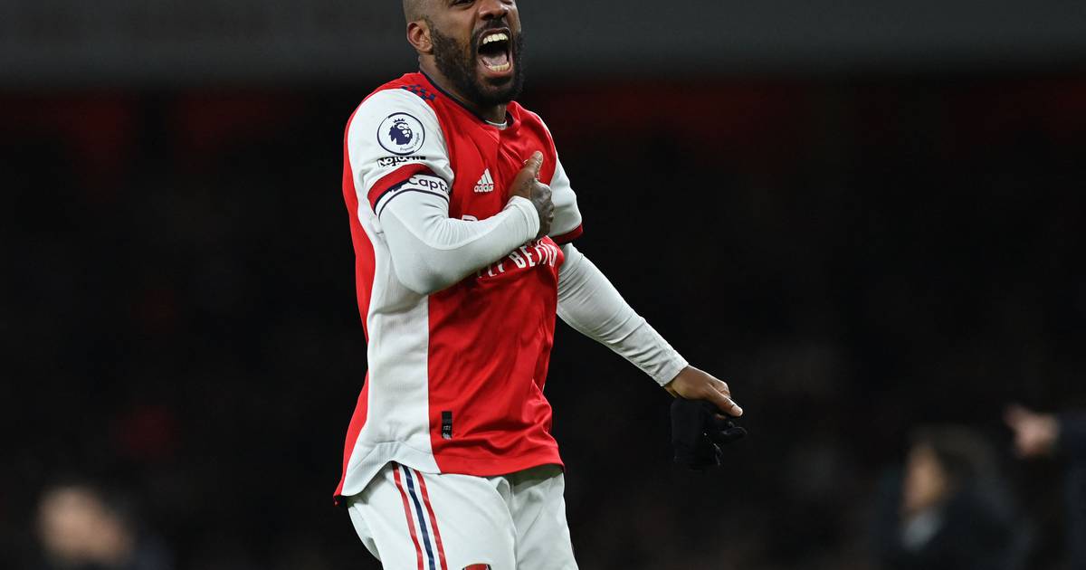 Why Arsenal should consider Emmanuel Dennis as an Alexandre Lacazette replacement
