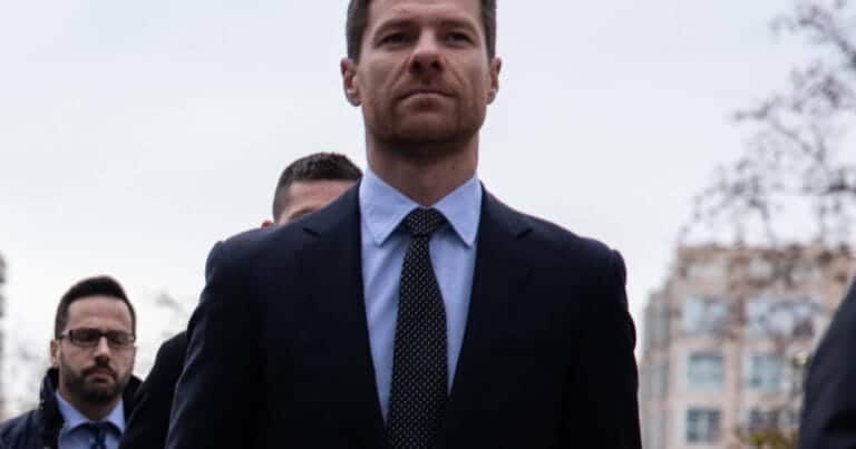 Bayer Leverkusen thrash Schalke in Xabi Alonso’s Bundesliga managerial debut