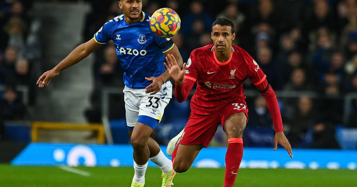 Everton announce Salomon Rondon departure