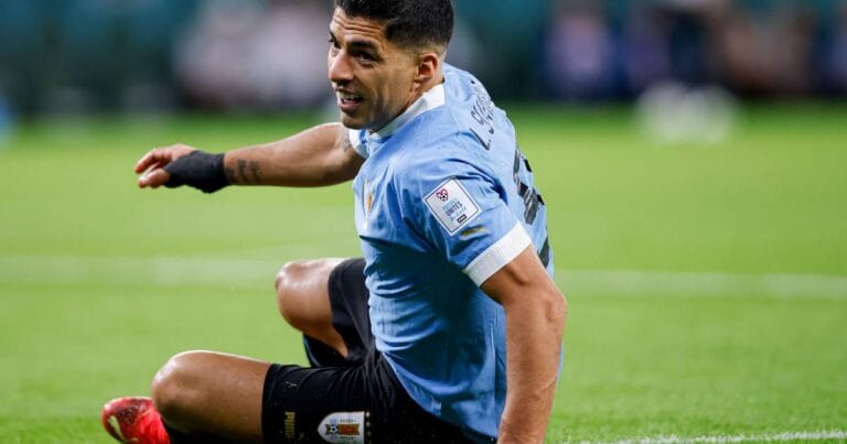 Ex-Liverpool teammates reunite as Luis Suarez pens terms with Gremio