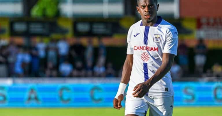 Burnley makes a first advance for Belgian youth international right-back