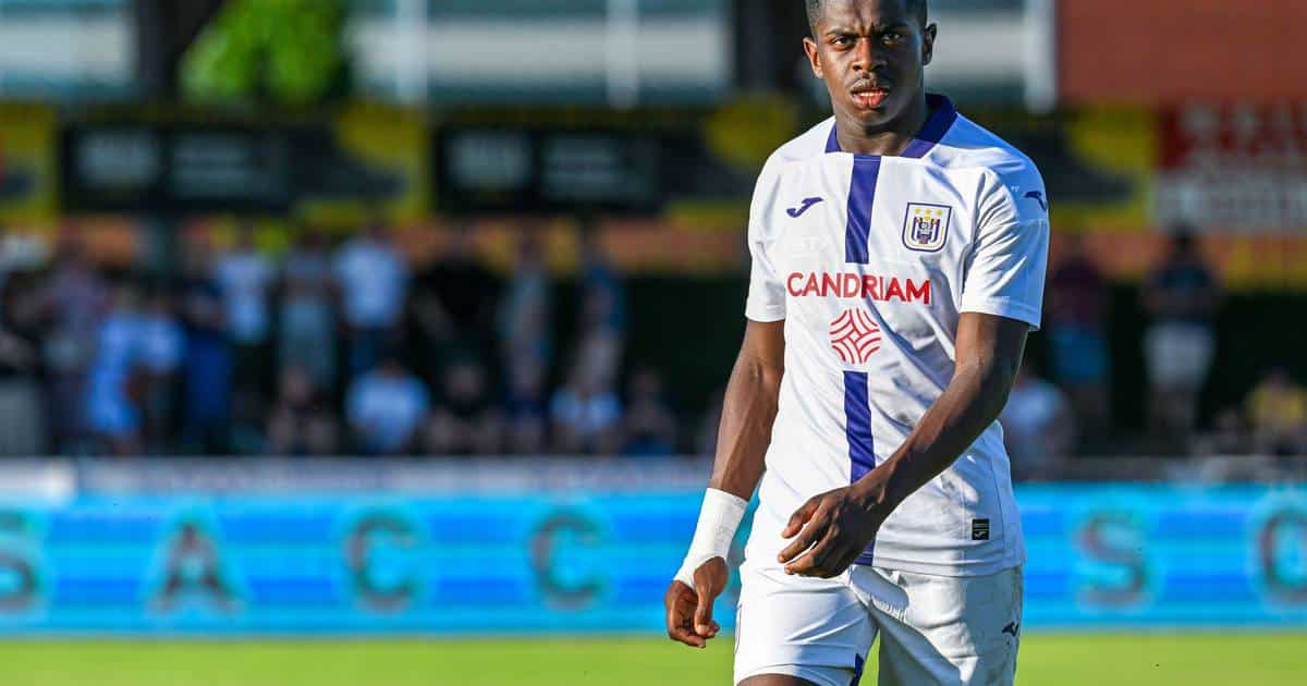 Burnley makes a first advance for Belgian youth international right-back