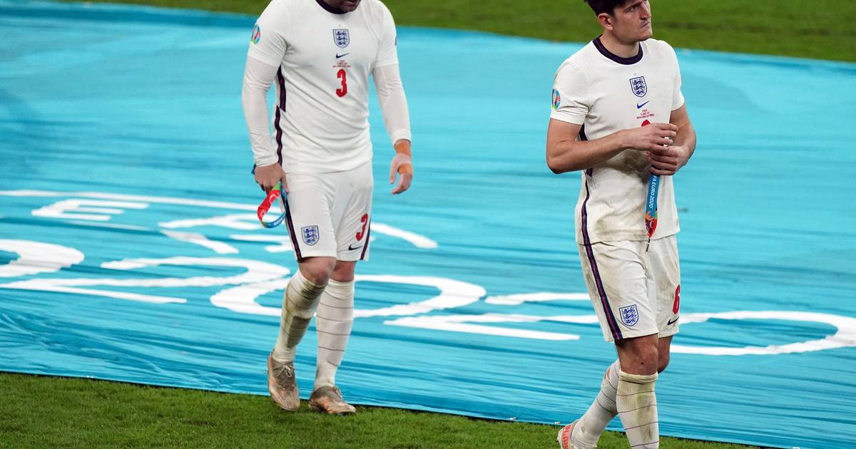 “Fans need to accept it” Luke Shaw backs Harry Maguire after England calamity