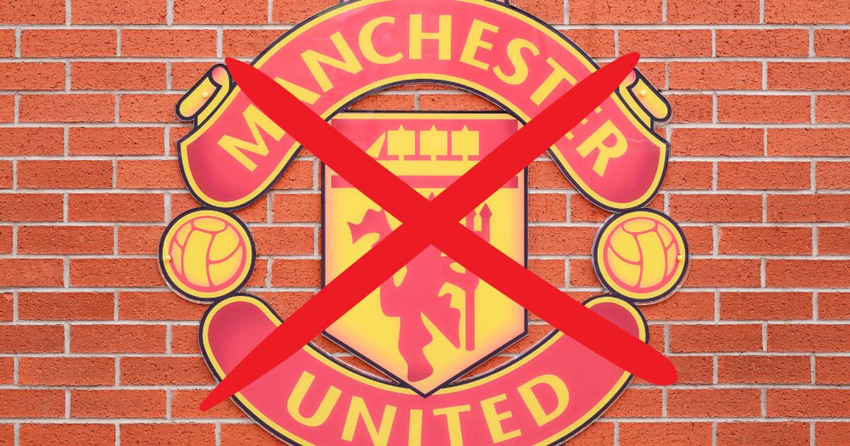 Manchester United see 35m striker bid rejected