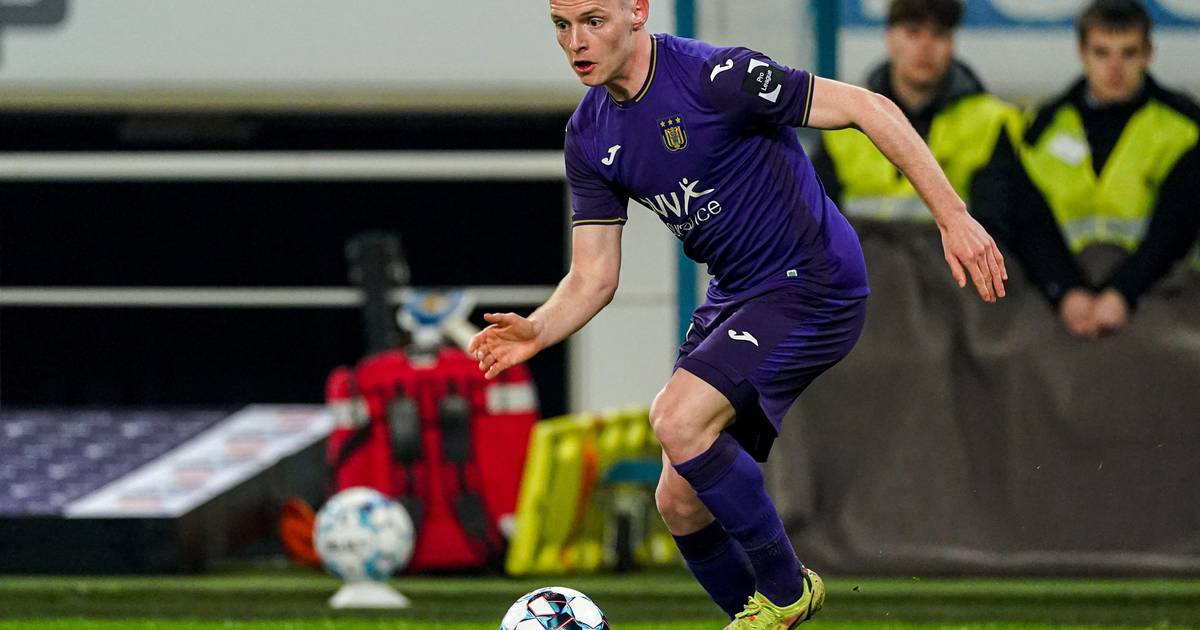 Manchester City told ‘big advantage’ they will get from signing Sergio Gomez