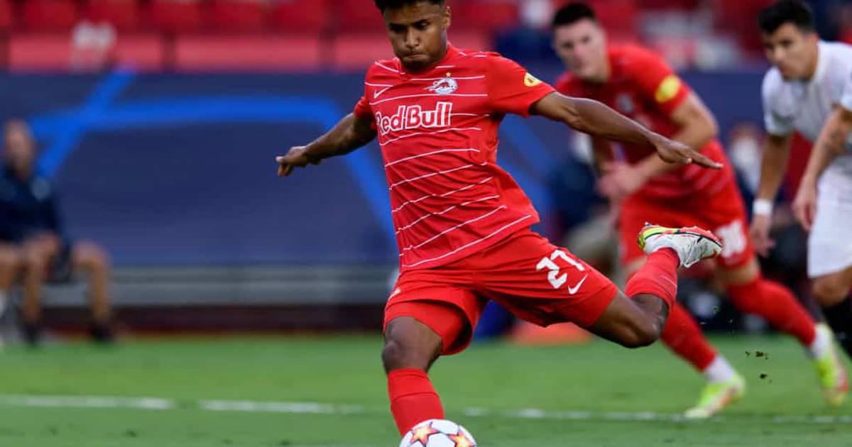 Manchester United fail with sensational transfer hijack for star striker