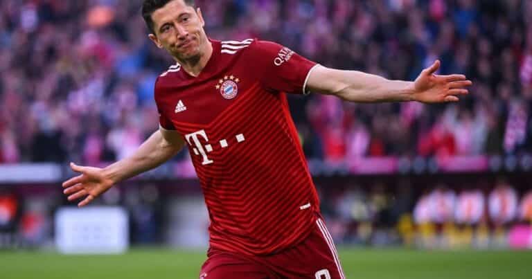 Robert Lewandowski set to ‘put in a transfer request’ to force Barcelona move