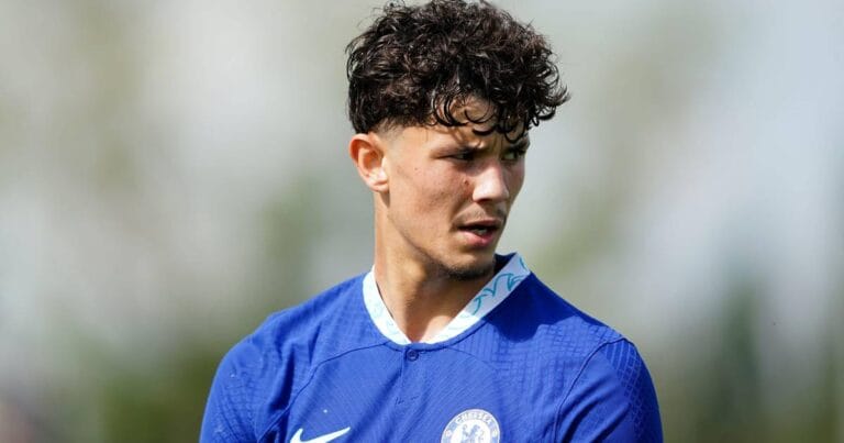 Tottenham and Chelsea agree deal for England youth international