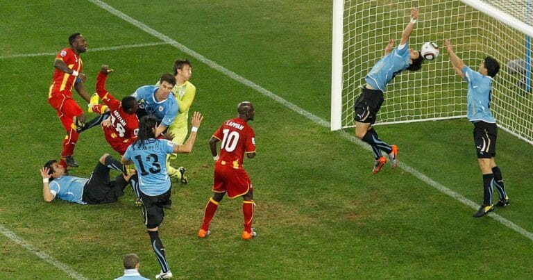 Roundup: Fans the world over take aim at Luis Suarez after Uruguay’s World Cup elimination