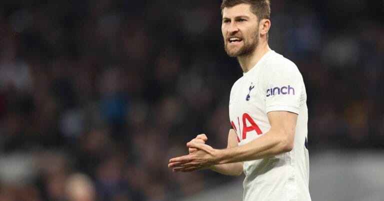 Tottenham defender pens new contract until 2025 following impressive season