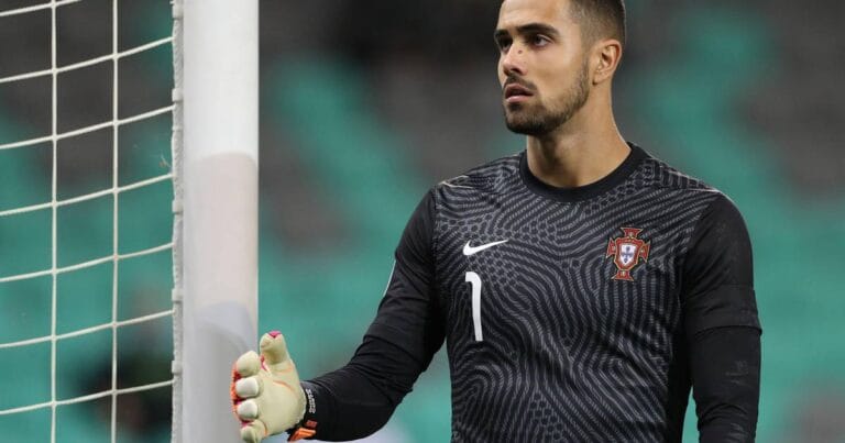 Porto star Costa responds to Manchester United links