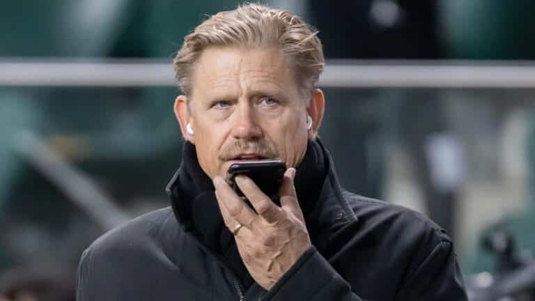 Erik ten Hag: Man United manager avoiding sack would be ‘very surprising’ – Schmeichel