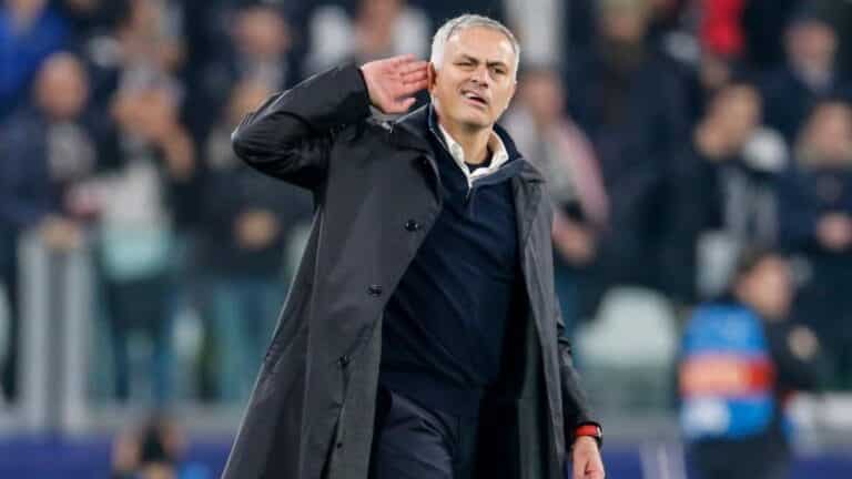 Jose Mourinho unveiled as new Fenerbahce manager