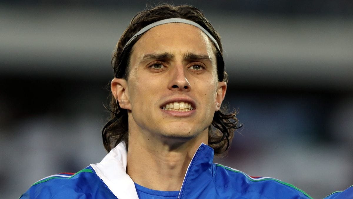 Arsenal sign Italy defender Calafiori for £42m from Bologna