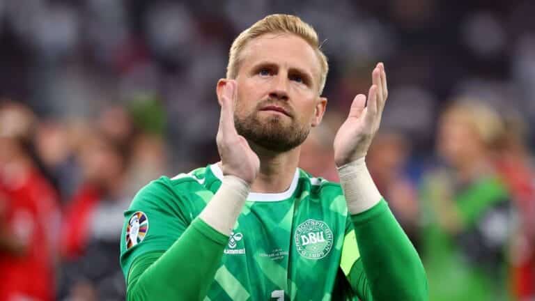 Celtic sign Schmeichel as former Leicester keeper reunites with Rogers
