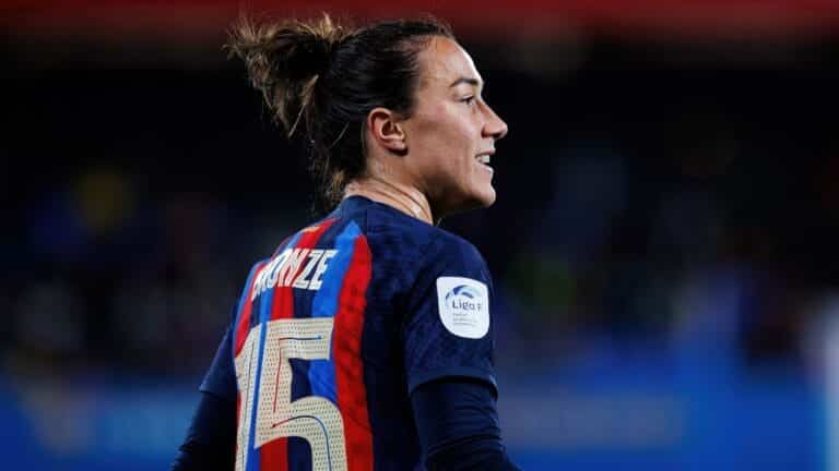 Transfer news: Chelsea set to sign Lucy Bronze from Barcelona