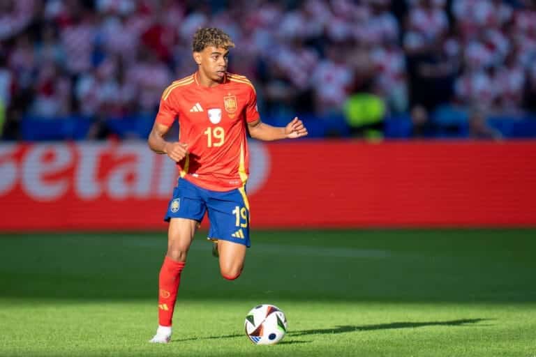 Sullivan, Diouf, Camarda, Mastantuono, Moore – Who might be the new Lamine Yamal?