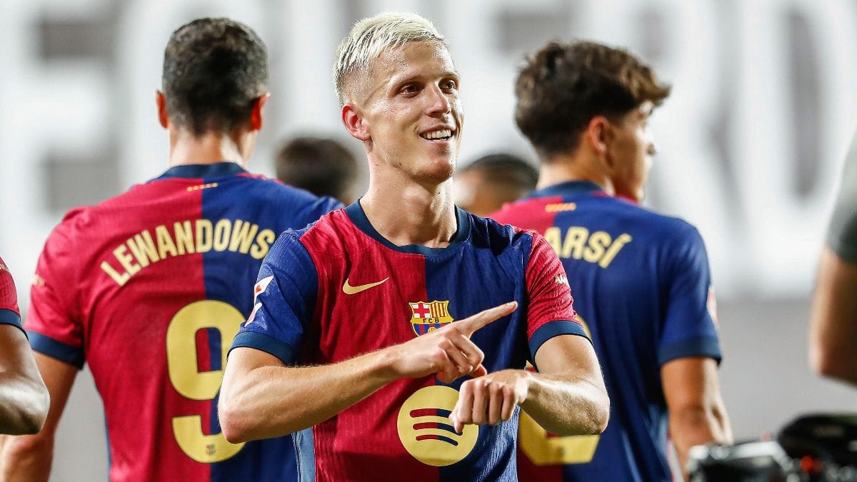 Hansi Flick wants party to continue in Barcelona dressing room