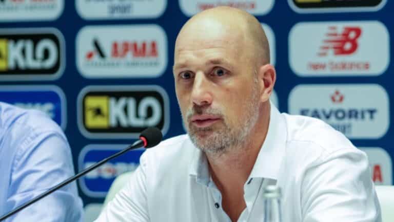 Rangers head coach Philippe Clements signs new deal