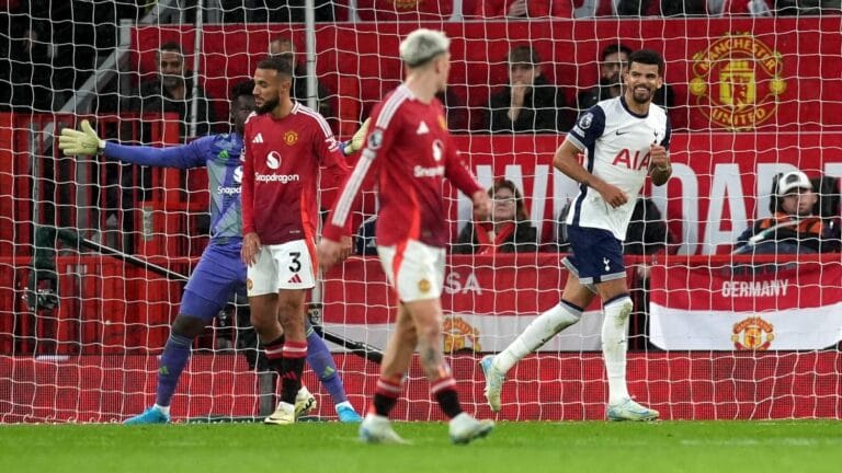 Manchester United 0-3 Tottenham: Fernandes sees red as Spurs run riot