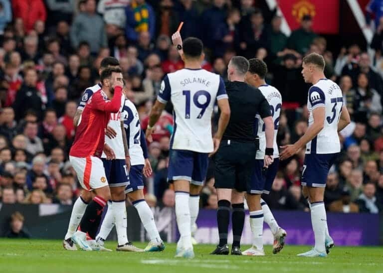 Manchester United captain Fernandes has red card overturned