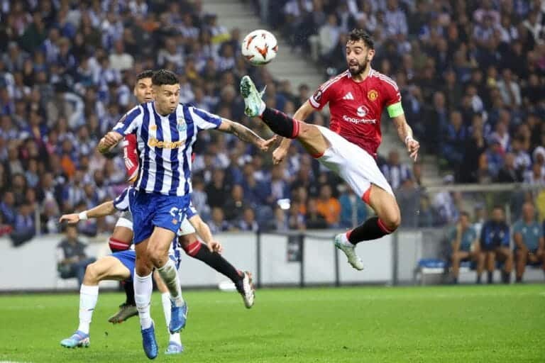 Manchester United: Ten Hag defends Fernandes after second red card and insists captain does not lack discipline