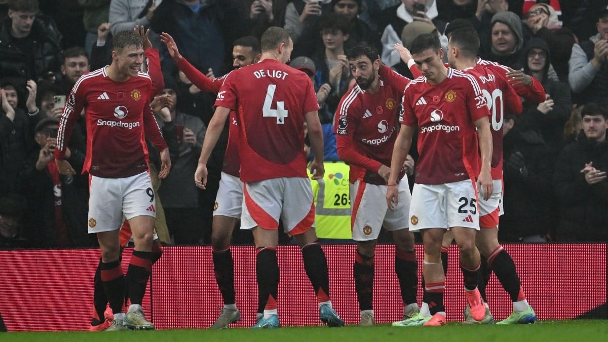 LIVE – Manchester United 3-0 Leicester City: Can Van Nistelrooy go out on a high?