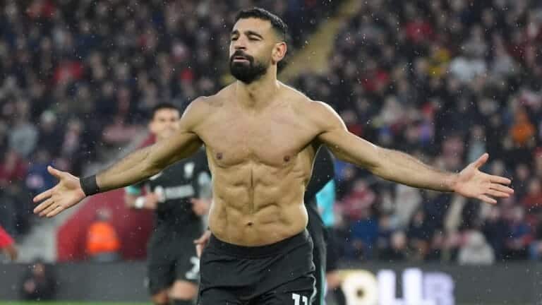 Southampton 2-3 Liverpool: Salah brace stretches gap at the top