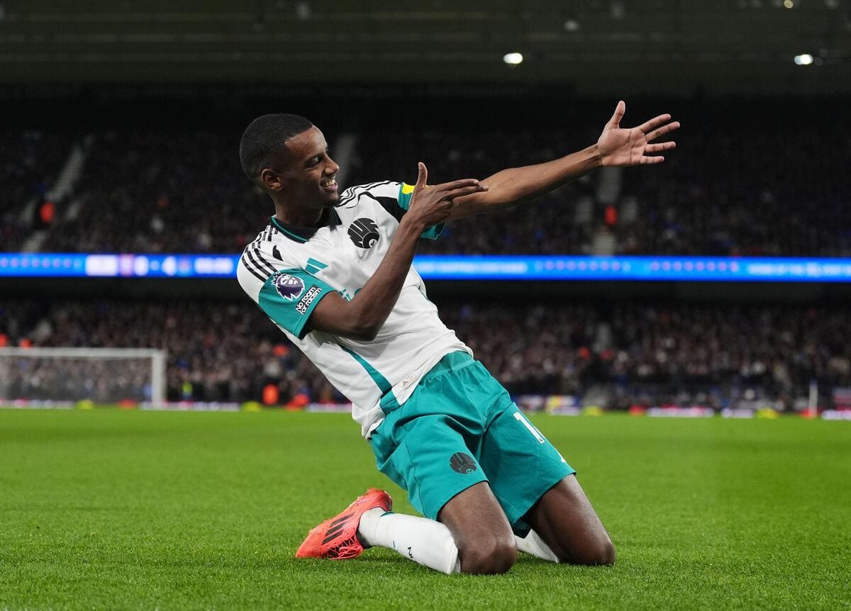 Premier League round-up: Isak hat-trick helps Newcastle inflict more misery on sorry Ipswich