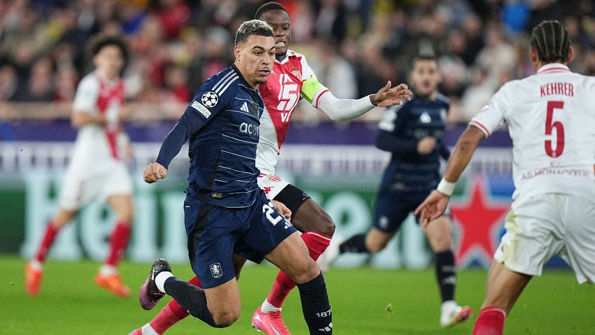Villans miss chance to seal progression