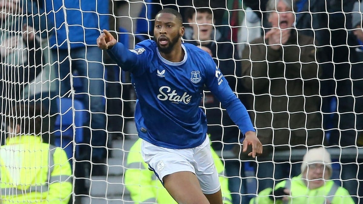 Beto sends Goodison Park into raptures with early opener before Reds hit back