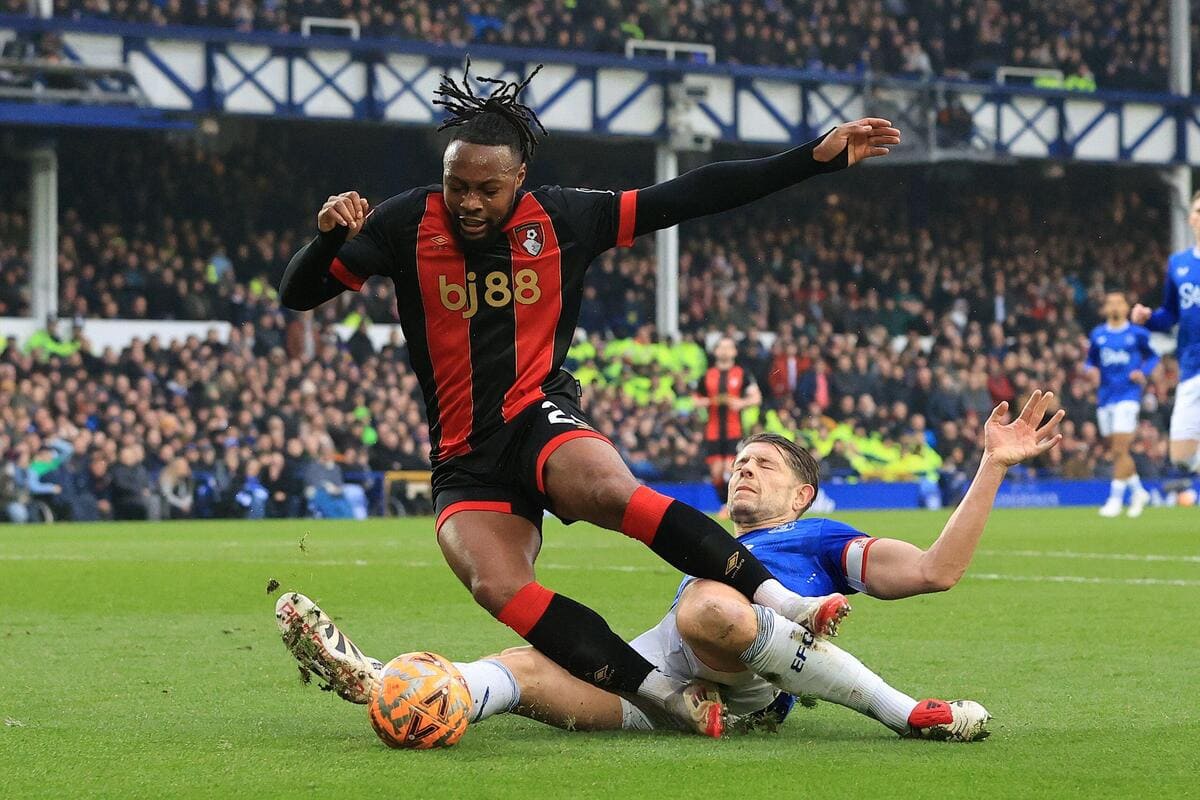 Bournemouth see off Everton while sorry Southampton beaten by Championship side Burnley