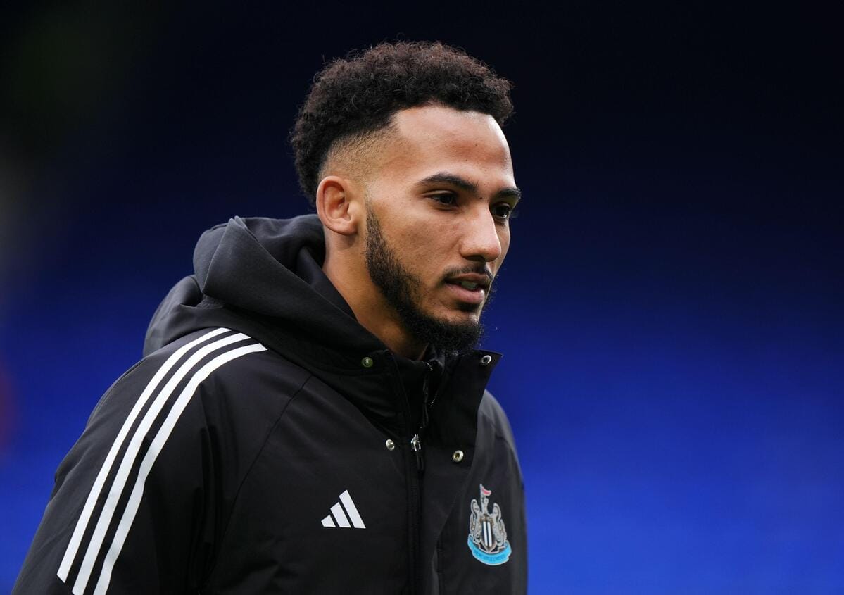 Newcastle: Defender Lloyd Kelly seals Juventus switch